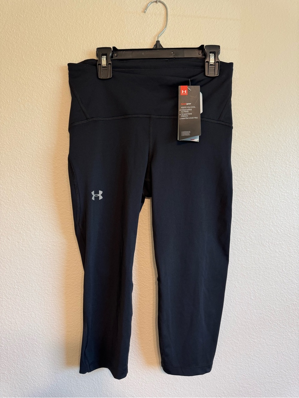 NWT Under Armour Black Performance Capri Leggings